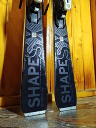 LYŽE HEAD SHAPE SX BLACK EDITION 156CM